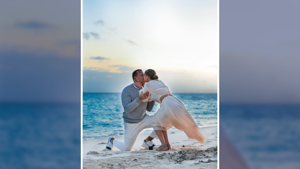 JLo comparte fotos inéditas de su compromiso