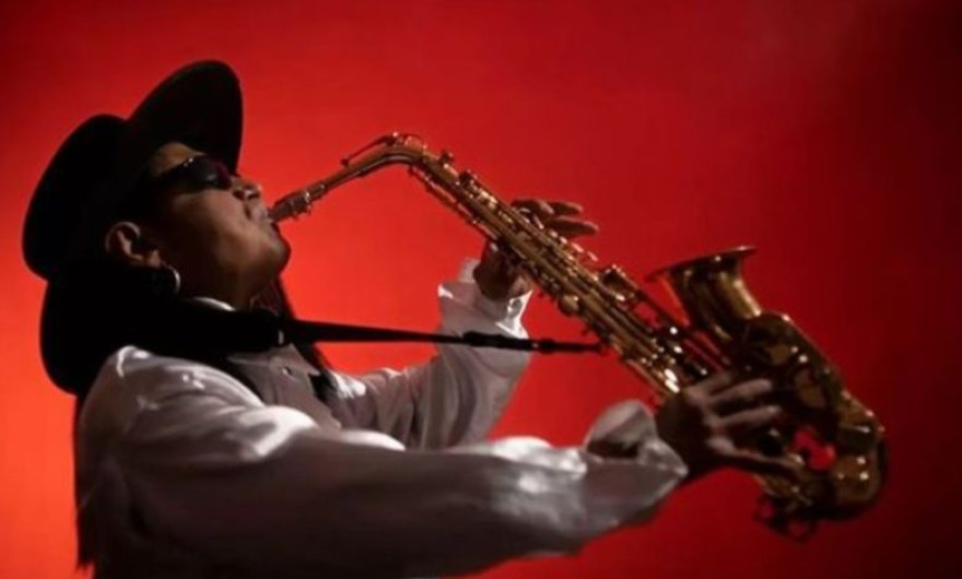 Esposa de 'Sax' asegura que falleció por una mala atención medica