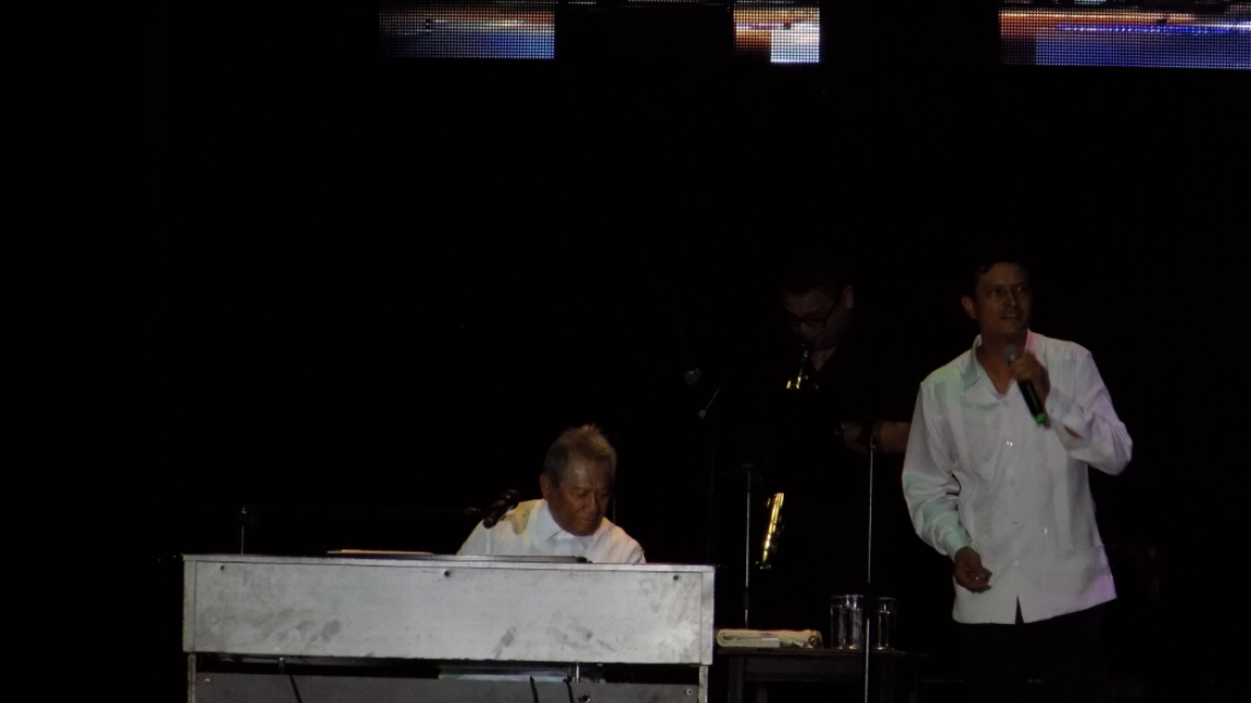 Armando Manzanero regala una `Noche Blanca´