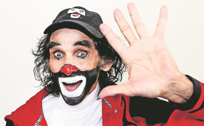 Muere Cepillín a los 75 años tras ser diagnosticado con cáncer de columna