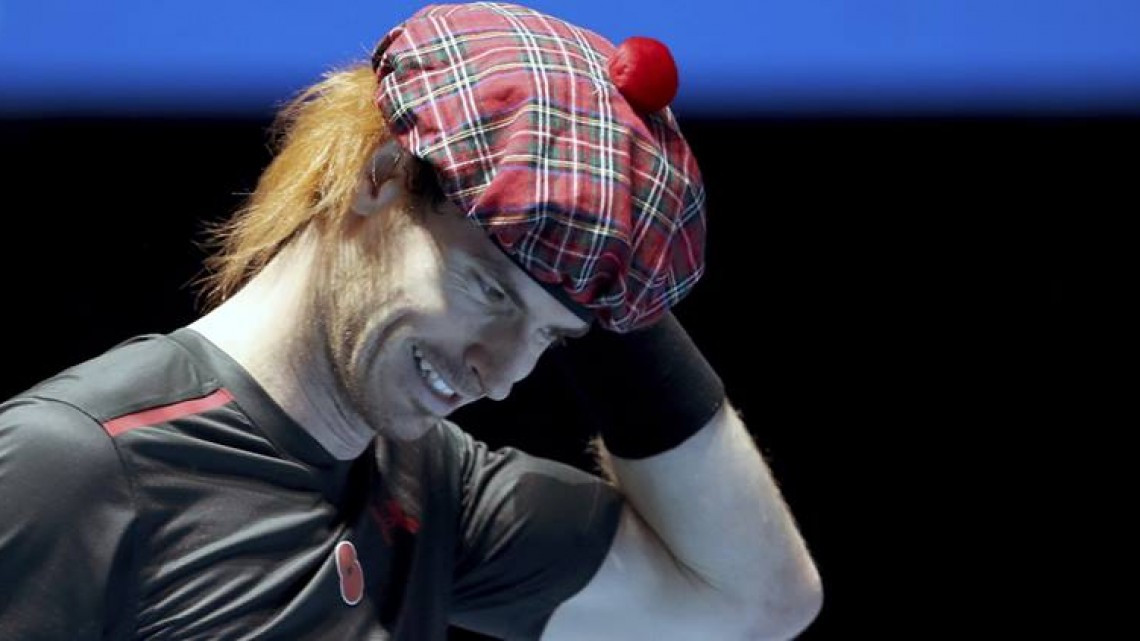 Federer jugó con una falda escocesa