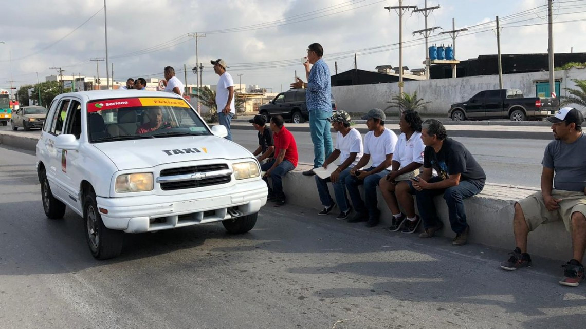 Bloquearán nuevamente taxistas los puentes internacionales