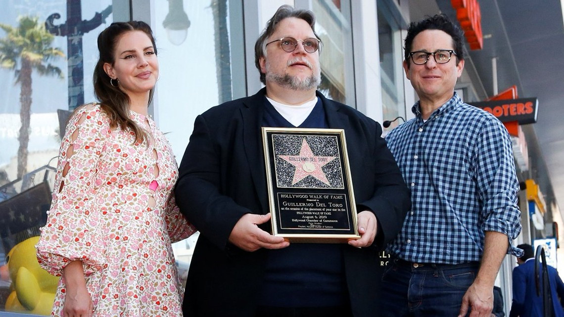 Guillermo del Toro recibe su estrella en el Paseo de la Fama de Hollywood