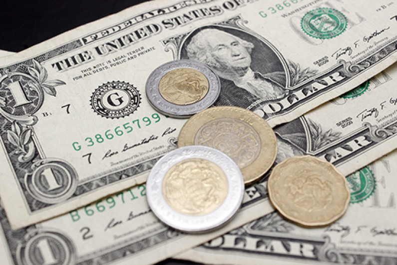 Se aprecia el peso mexicano ante el dólar
