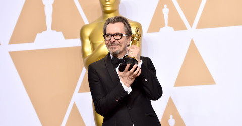 Acusa mujer a Los Oscares de premiar a dos abusadores