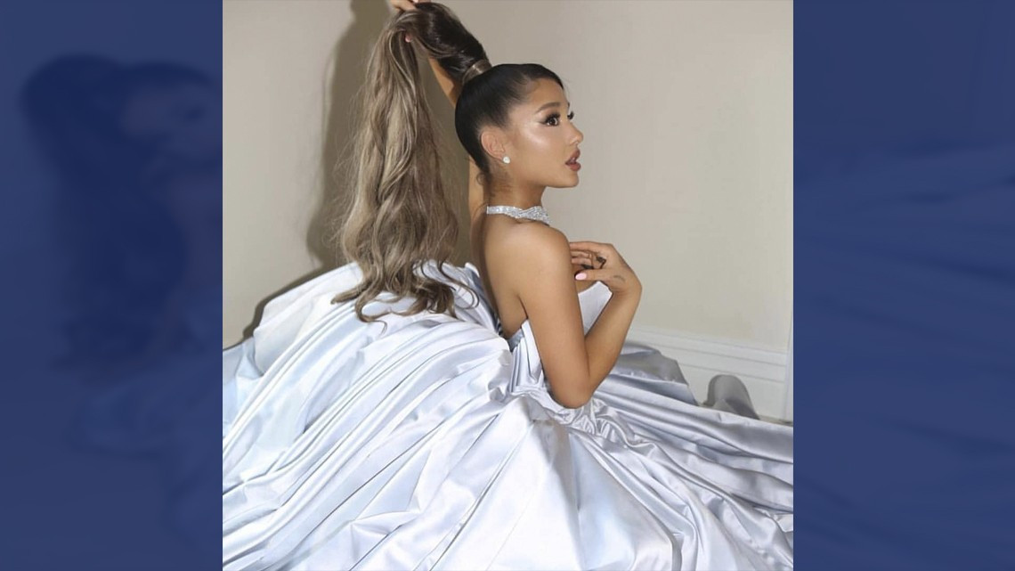 Ariana Grande presumió el vestido que iba a usar en los Grammy 