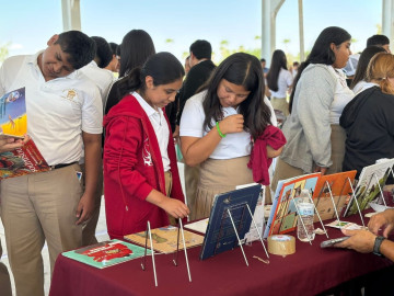 'Biblioteca Itinerante' fomenta la lectura en estudiantes de todos los niveles