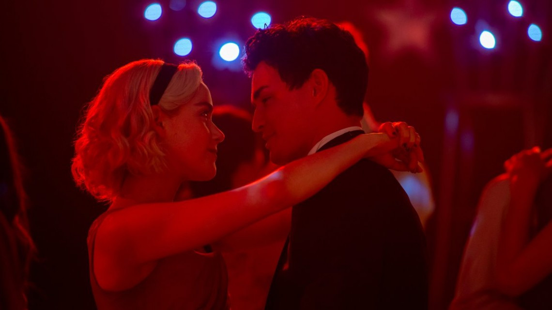 Lanzan fotos de "El mundo oculto de Sabrina", ¡Segunda temporada!