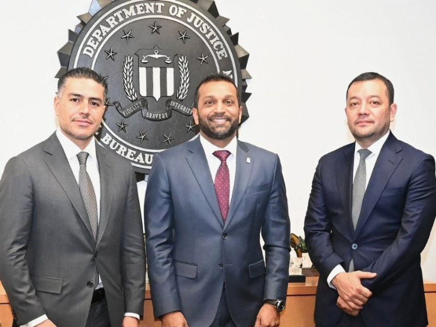 Harfuch se reúne con director del FBI tras entrega de 29 narcotraficantes a EU