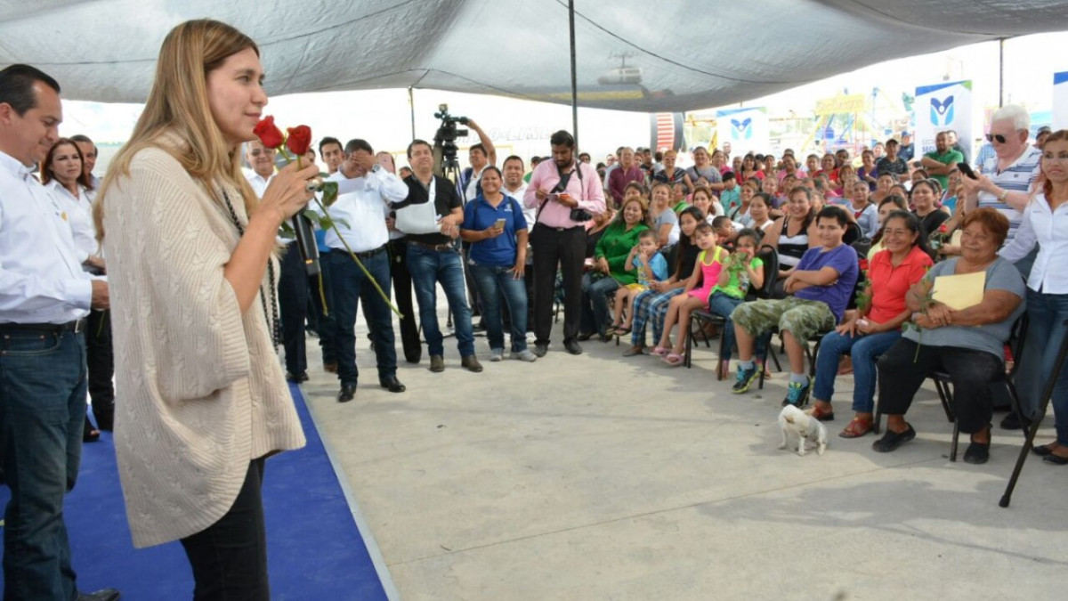Visita Maki con buenas noticias a Paseo de las Flores