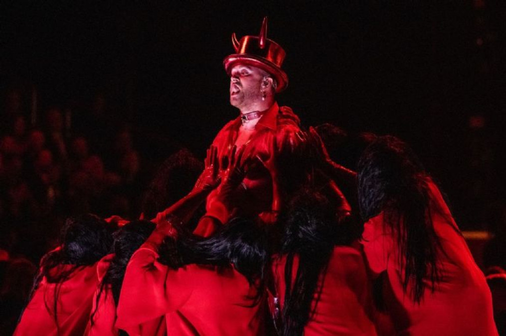 Critican actuación 'satánica' de Sam Smith y Kim Petras en los Grammys 