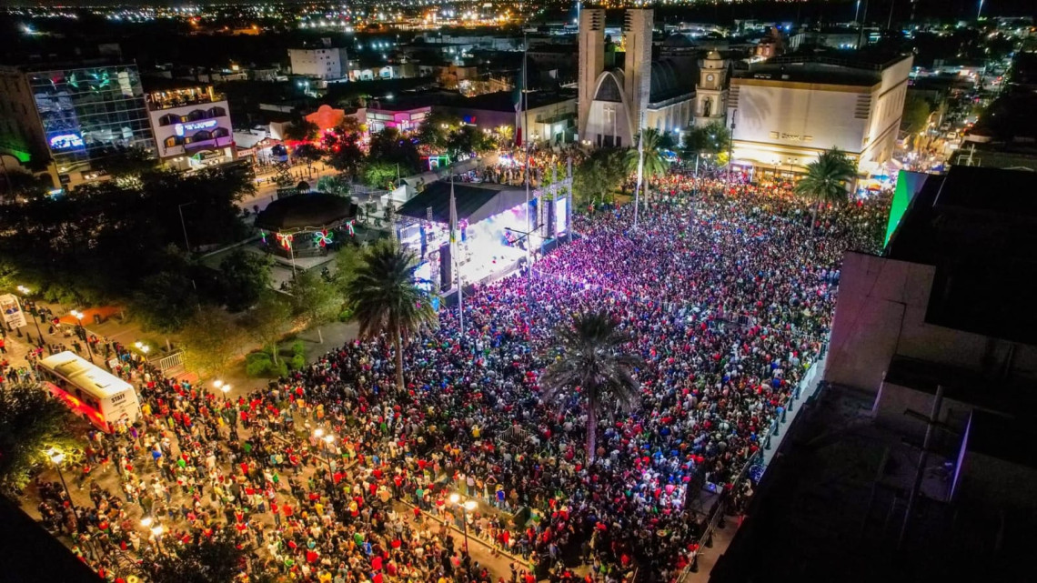 Dio Carlos Peña Ortiz Grito de la Independencia de México con mas de 20 Mil asistentes
