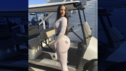 ¡De infarto! Rosalía impacta a sus seguidores con body blanco transparente