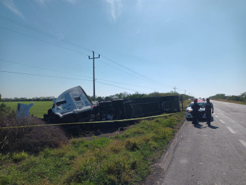 Se registra volcadura en carretera San Fernando- Reynosa