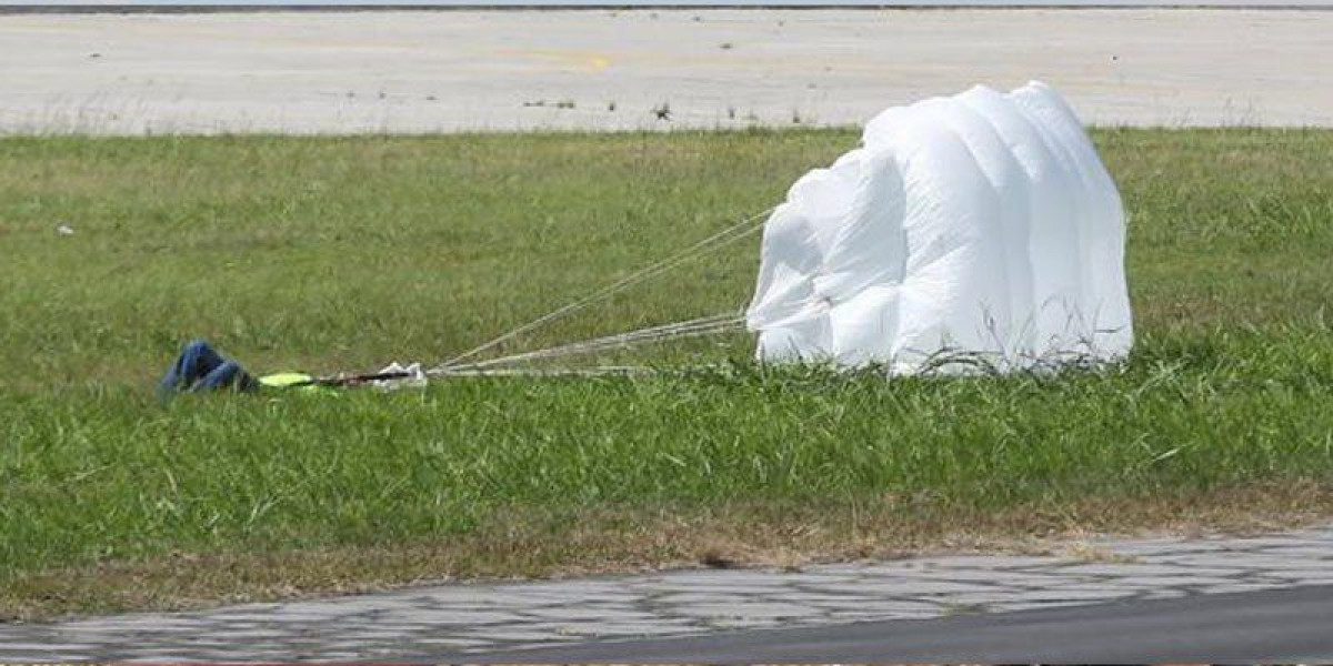 Paracaidista muere tras estrellarse contra el suelo