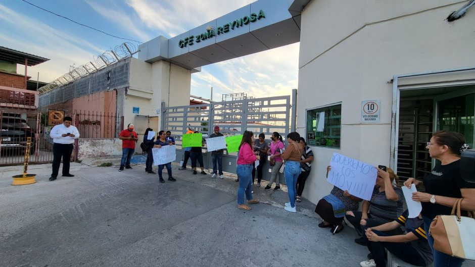 CFE atiende falla en colonia Arco Iris tras protesta y bloqueo