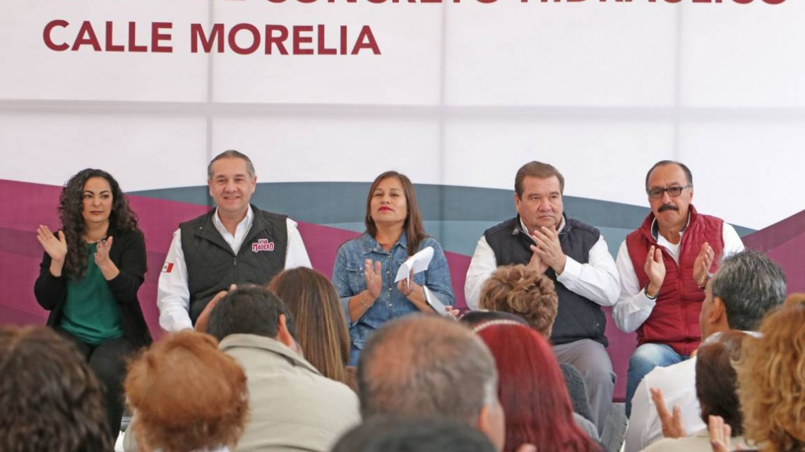 Adrián Oseguera lleva bienestar a las colonias con más obras de pavimentación