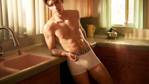 Shawn Mendes regala sus calzoncillos a Matty de The 1975