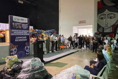 Entregan 13 toneladas de croquetas a rescatistas