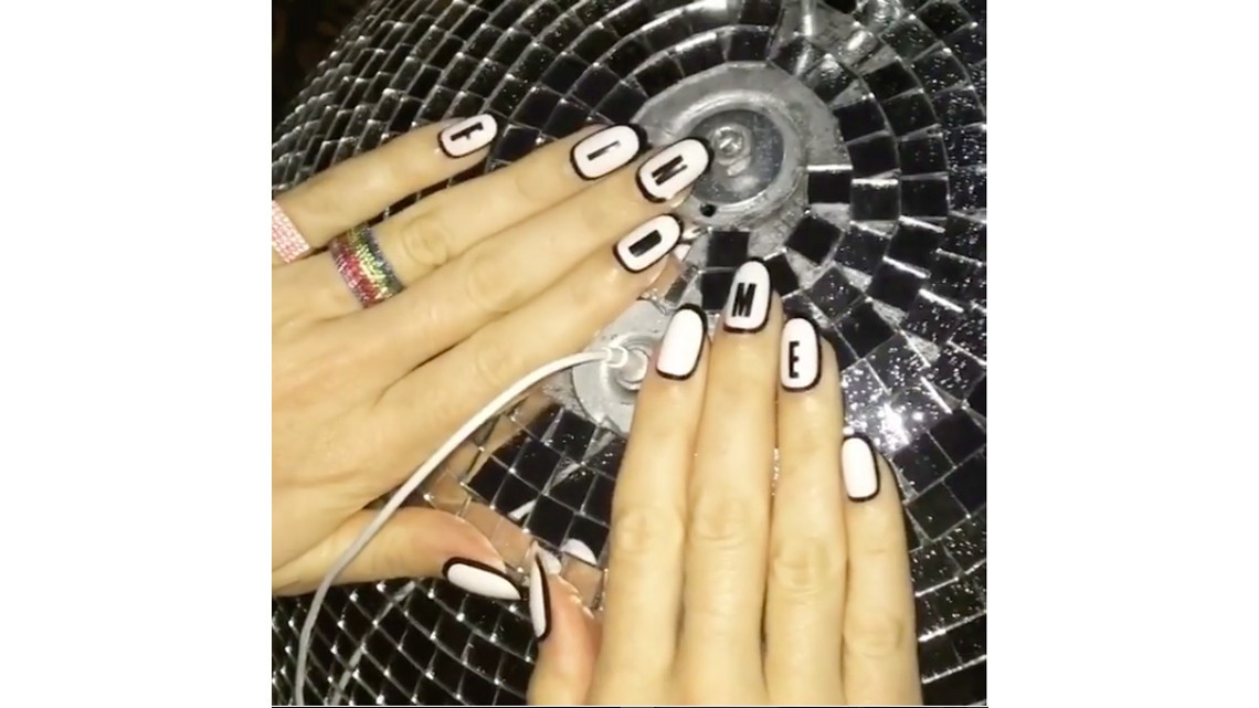 Katy Perry da pistas de nuevo sencillo "Chained to the Rhythm"