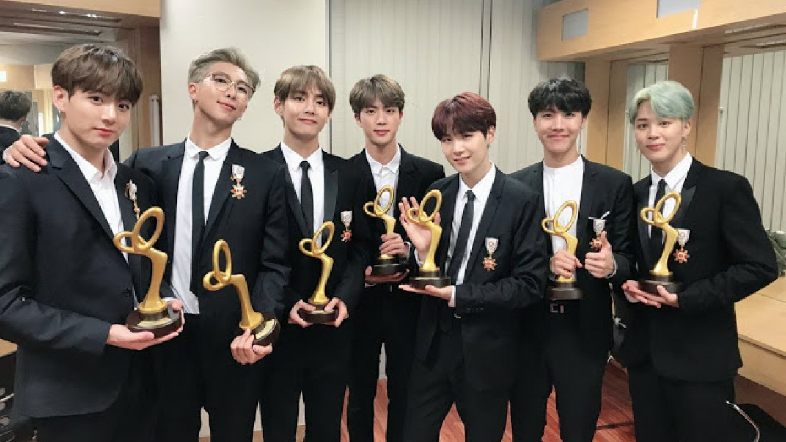 BTS recibe la medalla al 'Orden del Mérito Cultural'