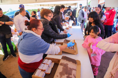 Gobierno de Carlos Peña Ortiz lleva alegría a familias con Posada Navideña DIF