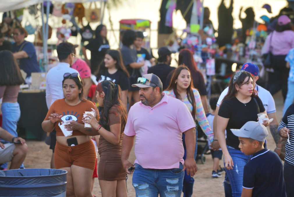'Rockeando en el Laguito' reúne a cientos de jóvenes y familias en una velada llena de música y talento local