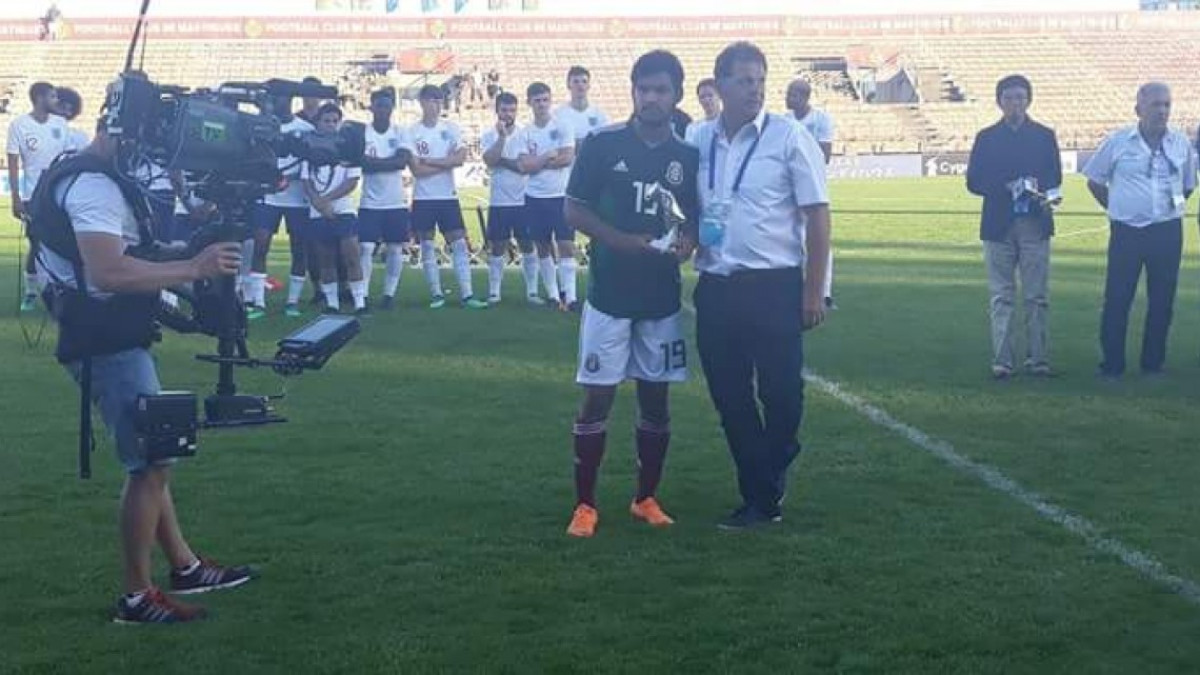 Reconocen a Aguirre y Lainez en el Torneo Esperanzas de Toulon 2018