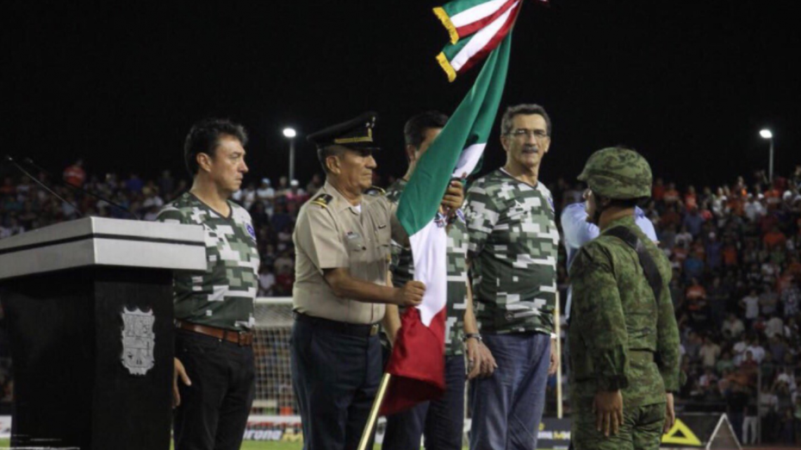 Conmemora FGCDV Día del ejército al medio tiempo del "Correcaminos vs Rayados"