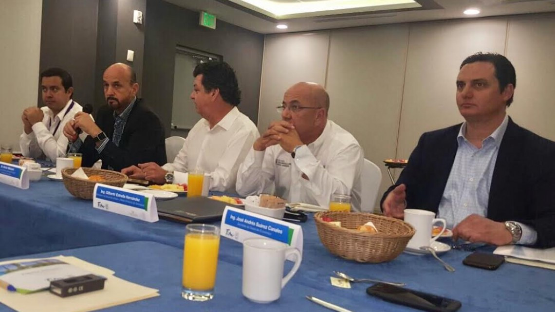 Sin precedentes reunión de Desarrollo Económico y empresarios