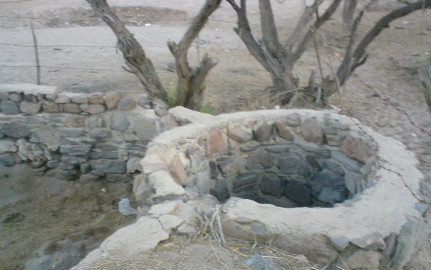 Salvan a niña tras caer en pozo artesanal