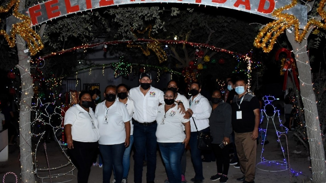 Enciende Alcalde de Río Bravo iluminación navideña en Delegación Noreste