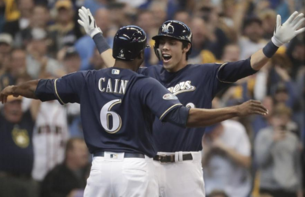 Brewers sufren pero ganan el primero de la Serie Divisional 