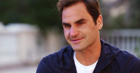 Federer se emociona al recordar a su primer entrenador