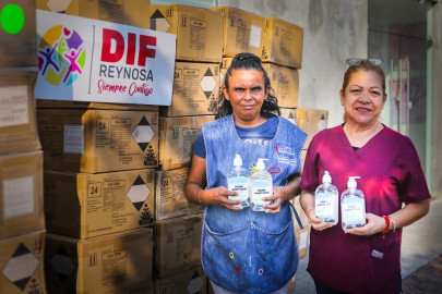 DIF Reynosa entrega donación de gel antibacterial