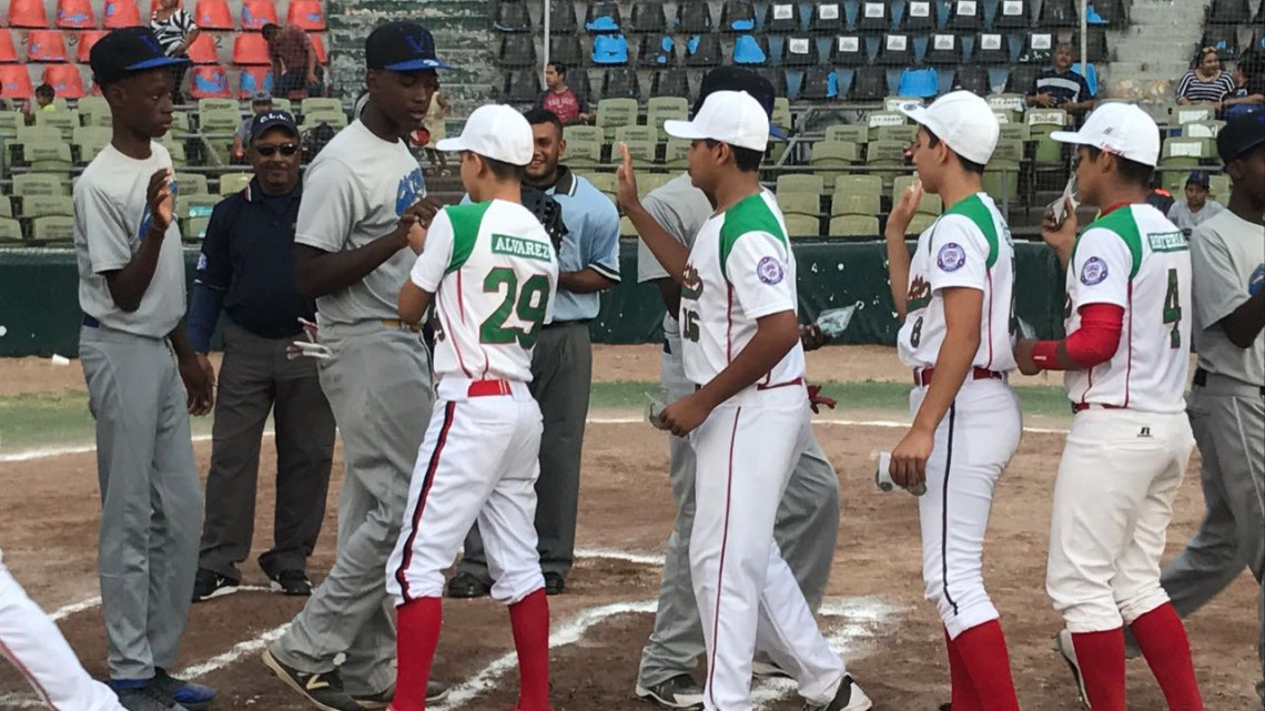 México consigue su primera victoria 