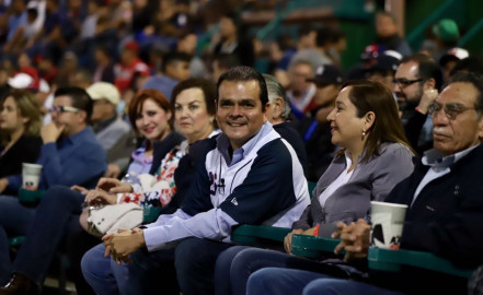 Realizan juego de exhibición de “Tecolotes" y “Saraperos"