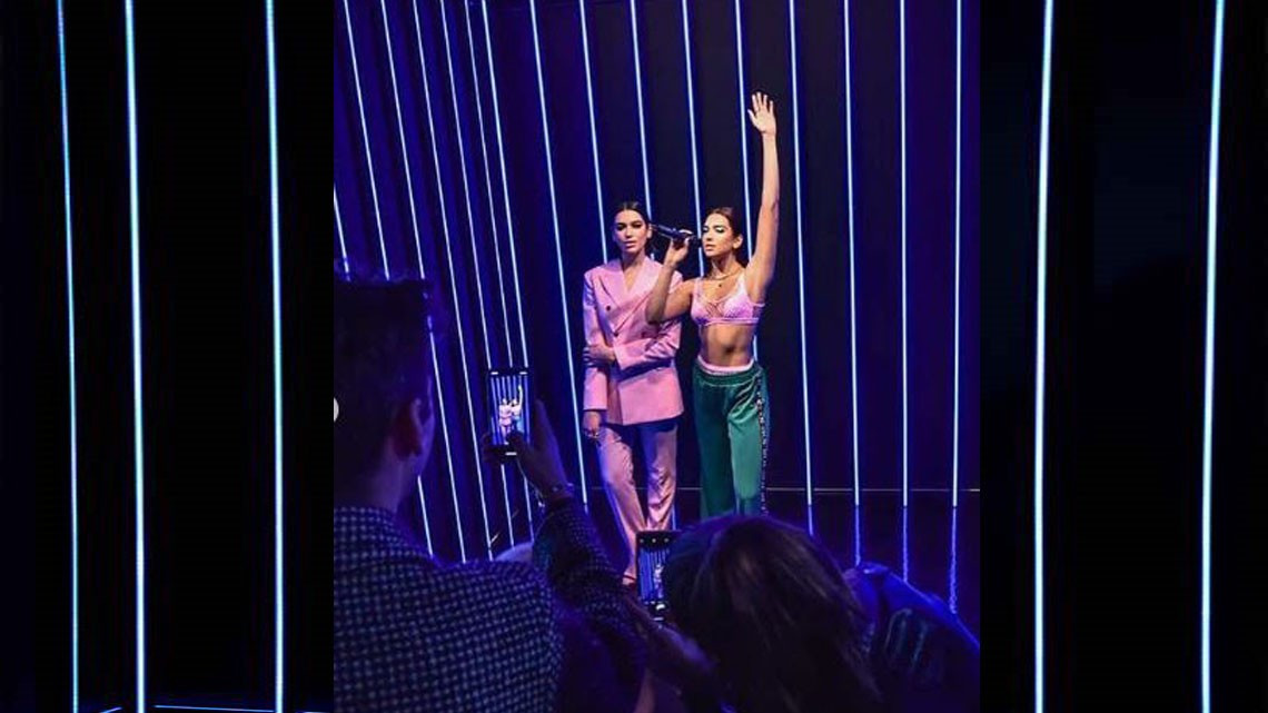 Dua Lipa conoció a su réplica de cera de Ámsterdam