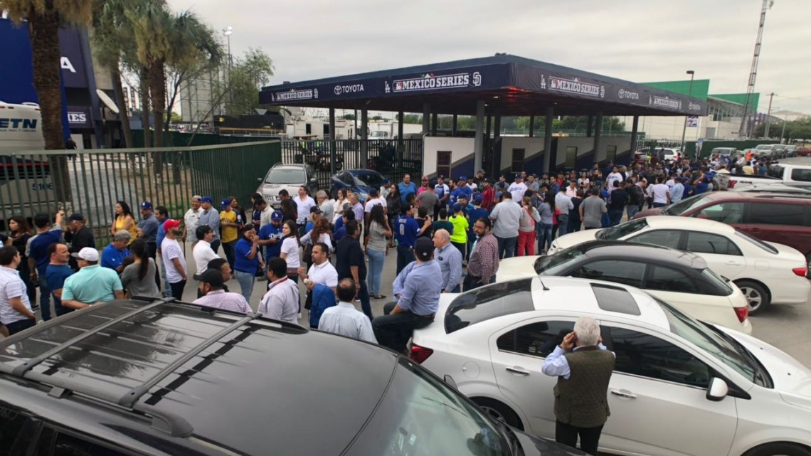Dodgers vence a Padres 4-0 en el primer juego de la #MéxicoSeries