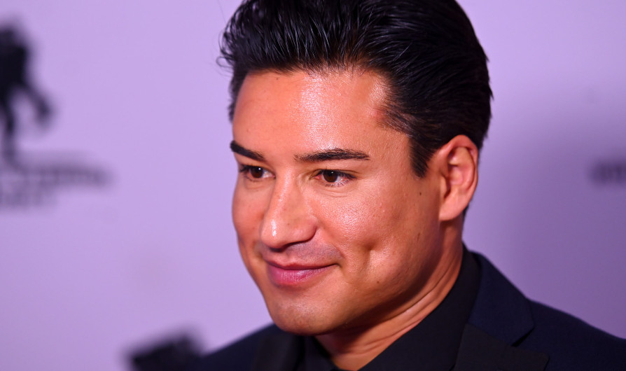 Mario Lopez se disculpa por comentarios acerca de identidad de género y crianza