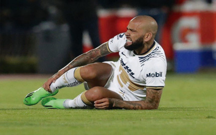 Dani Alves sufre lesión de rodilla