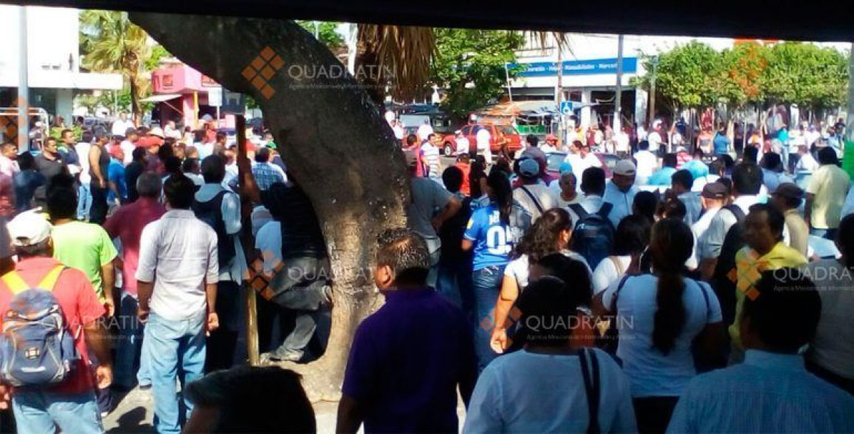 Enfrentamiento entre integrantes de CTM y CNTE en Salina Cruz, Oaxaca