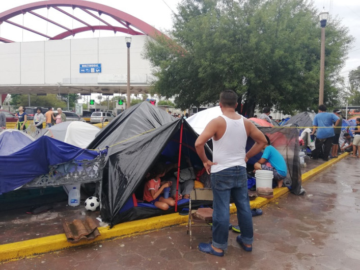Migrantes no acuden a albergue en Matamoros pese a bajas temperaturas