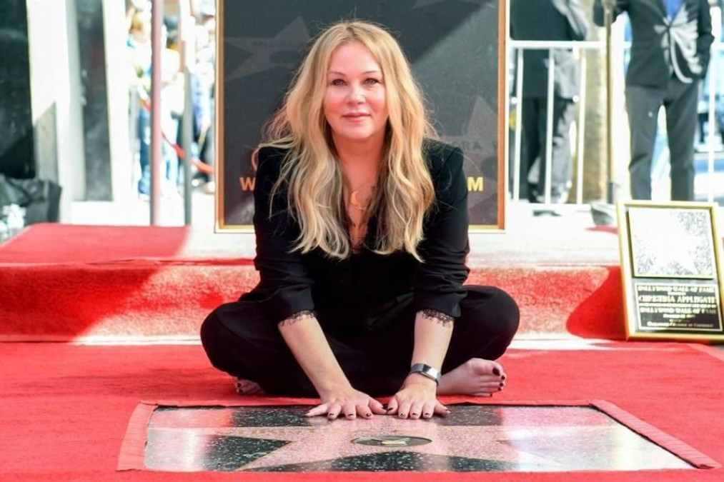 Christina Applegate recibe su estrella en el Paseo de la Fama de Hollywood
