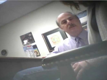 Abogado hipnotizaba a sus clientas para abusar de ellas