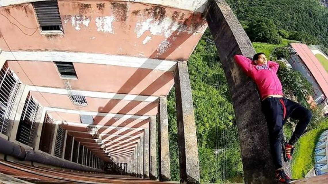 Este venezolano desafía la ley y las alturas