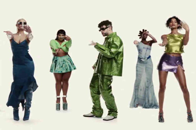 Bad Bunny recrea “La Macarena” a lado de Vogue