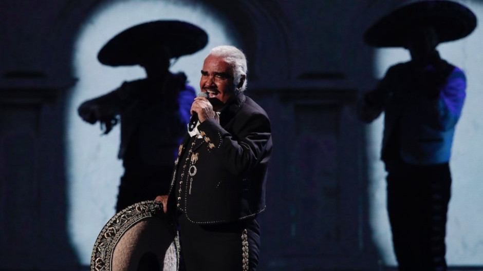 Hospitalizan de emergencia a Vicente Fernández