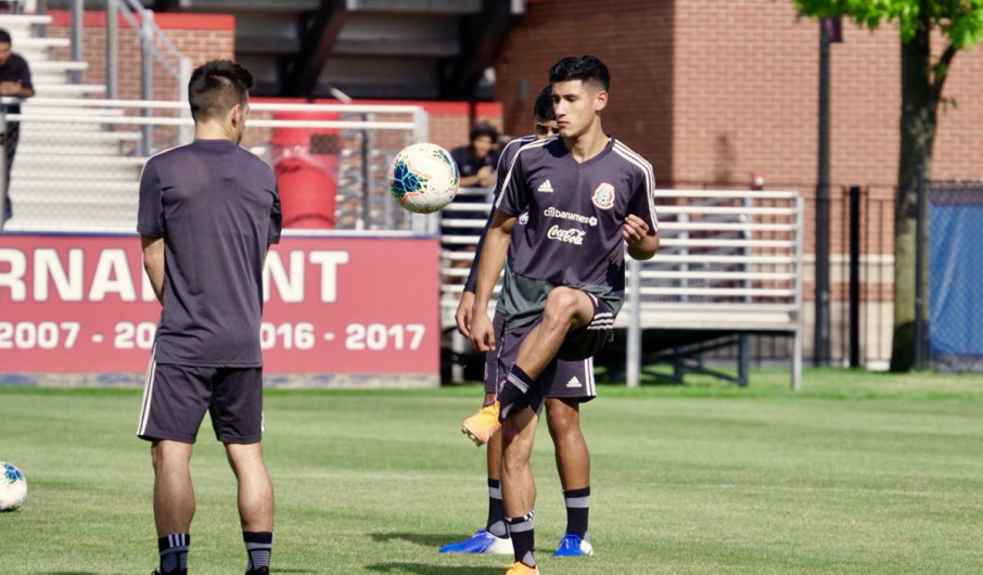 El TRI  llega a Chicago para la final de la Copa Oro
