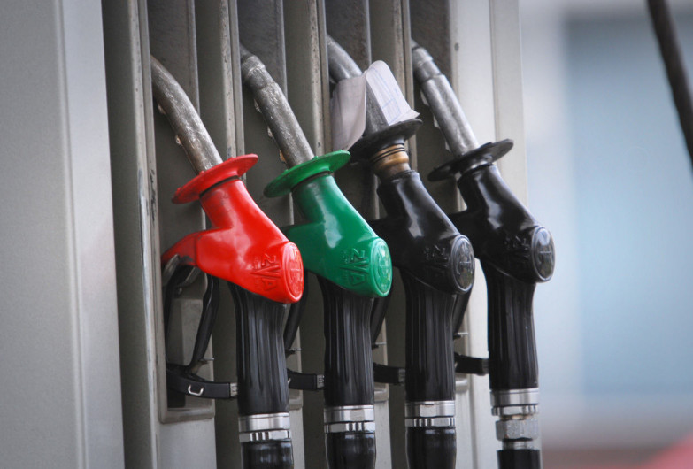 IEPS a gasolinas bajó a inicio de año, pero precios se mantendrán: SHCP